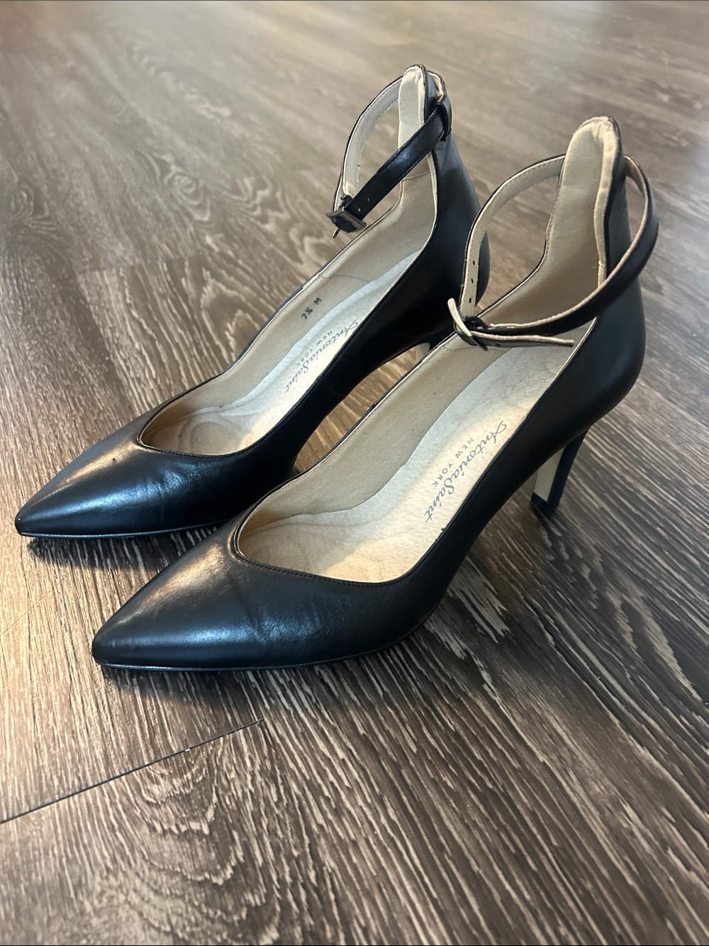 ANTONIA SAINT New York Pointed-Toe Black Ankle-Strap Heels size 7.5M